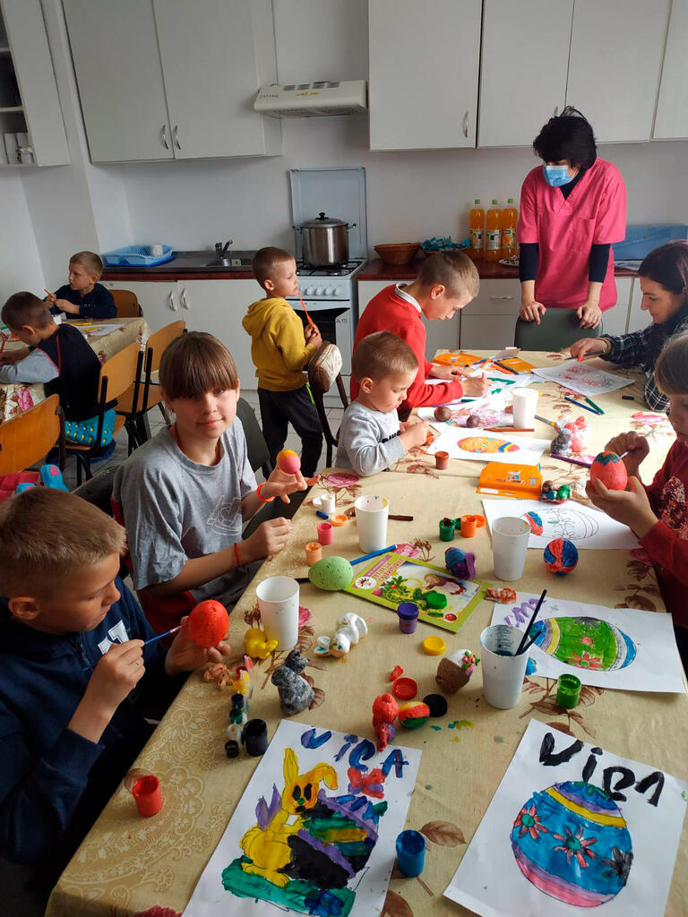 дітей з найважчими формами інвалідності із закладів соціальної сфери дніпропетровщини евакуювали до європи - изображение 4